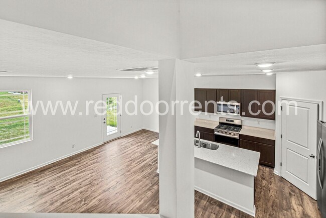 Building Photo - 2183 Warbler St