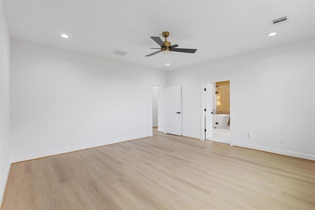 Building Photo - 3613 Gano St