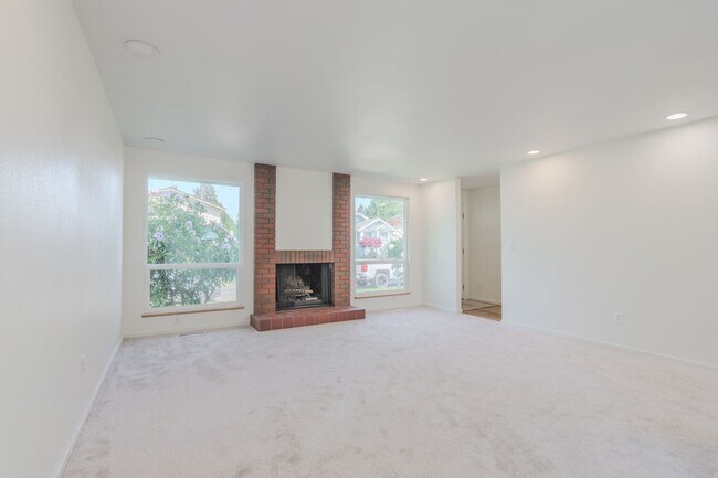Building Photo - 1418
