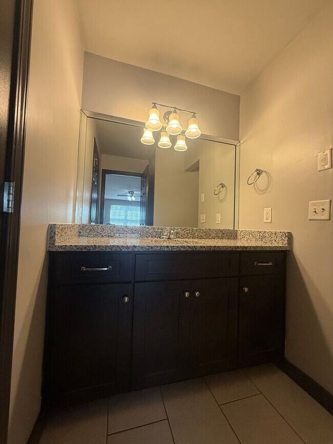 Building Photo - Remodeled Studio in Woodbine - $99 Deposit Special!