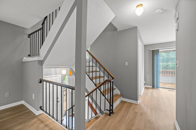 Building Photo - 8910 St Pierre Ln