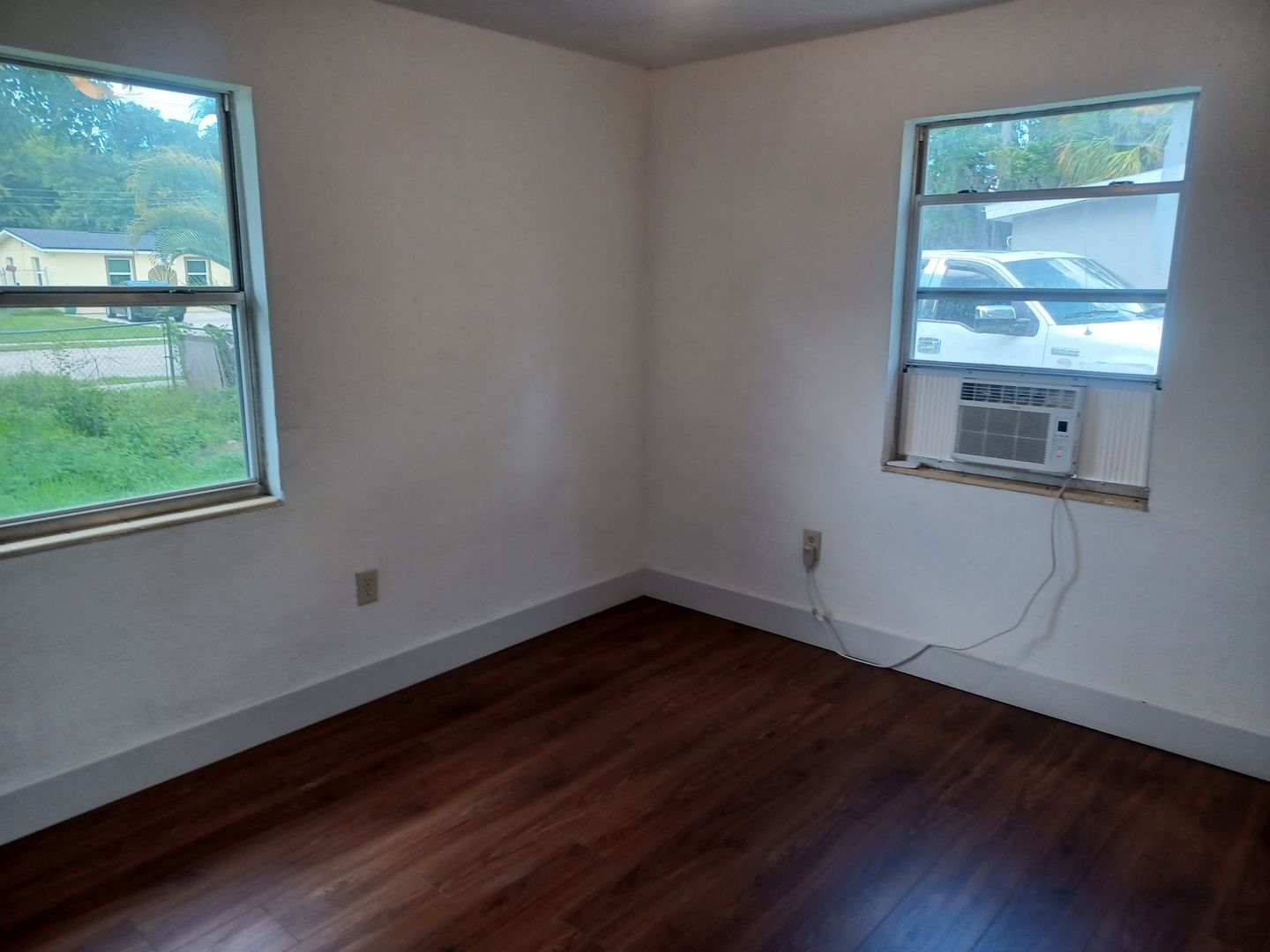 Building Photo - $500 OFF FIRST MONTHS RENT, COMING SOON REMODELED 3 Bedroom /1 Bathroom LARGE FENCED YARD