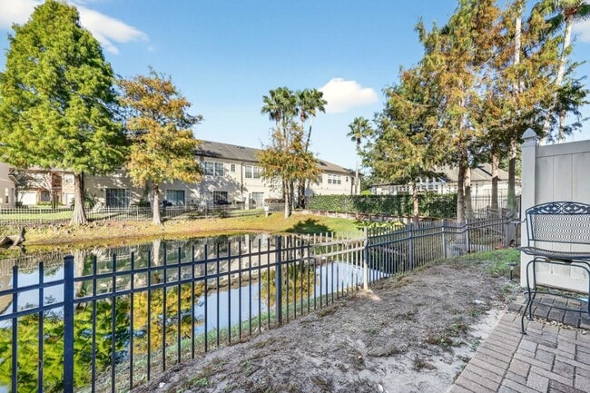 Building Photo - 11274-11271 Estancia Villa Cir