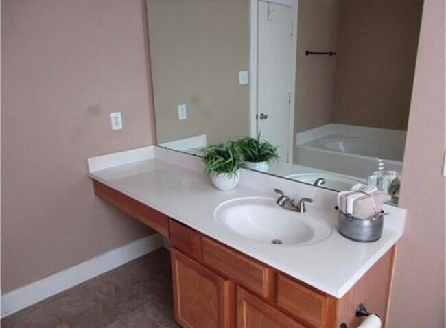 Building Photo - 1035 Grassy View Dr