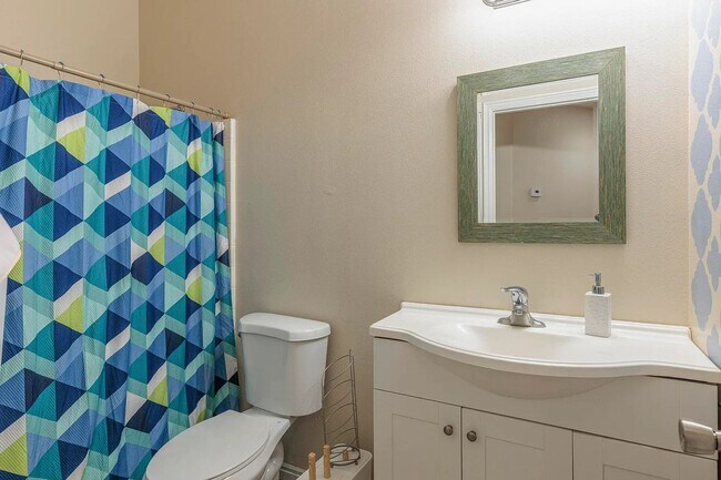 Building Photo - Stunning 4 Bedroom Home in St. George! Pet...