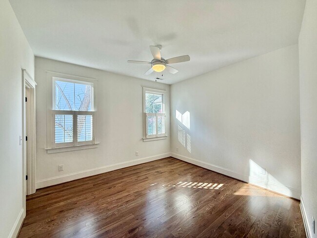 Building Photo - Custom Built 4BD, 3.5BA Five Points Home with a Bonus Room & Fenced Yard