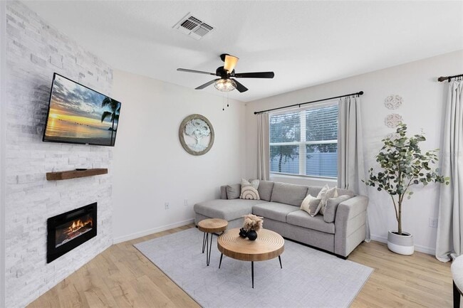 Building Photo - 528 Madison Dr