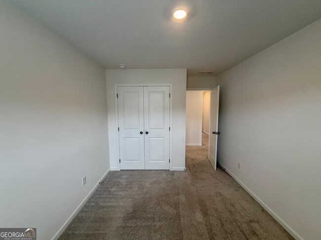 Building Photo - 257 Kenoot Dr