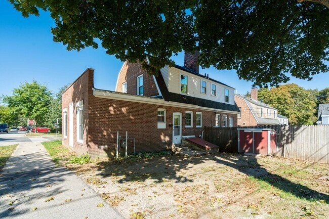 Building Photo - 80 Concord Way