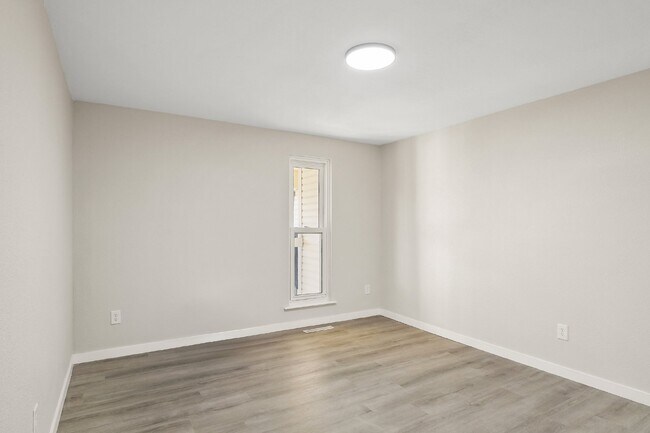 Building Photo - 2418 Pattison Ave