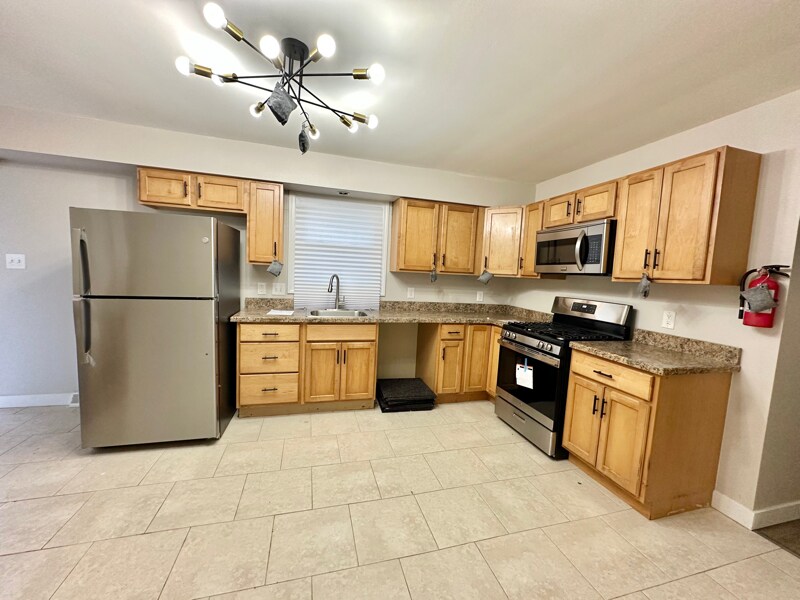 Building Photo - 206 Bittlewood Ave