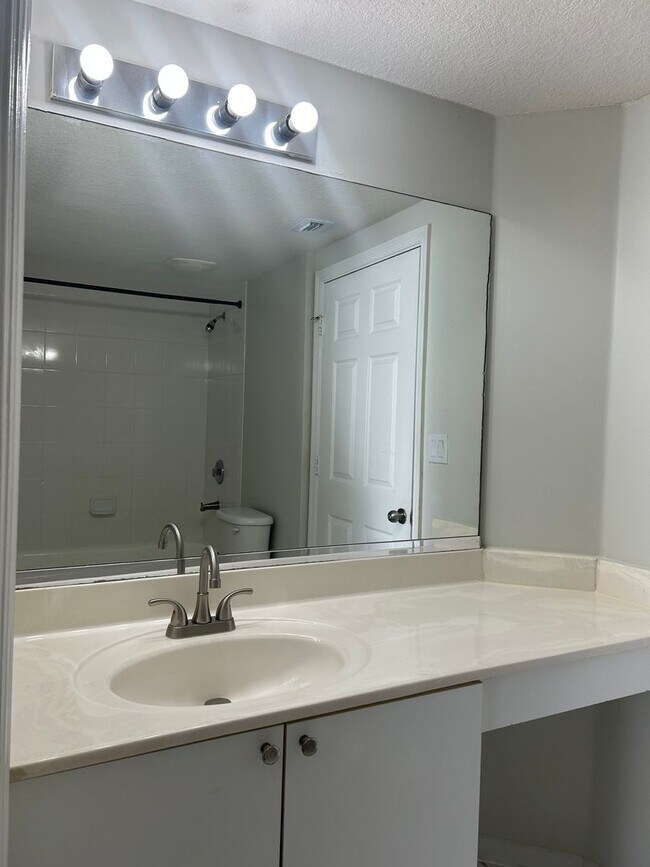 Building Photo - LARGEST 2 BEDROOM APT CORAL SPRINGS  Rustic Reclaimed Oak Wood Like Flooring