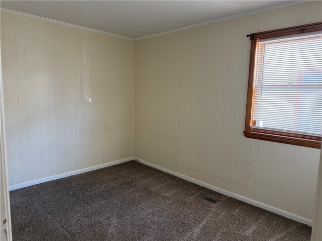 Building Photo - 35 W Hazel St