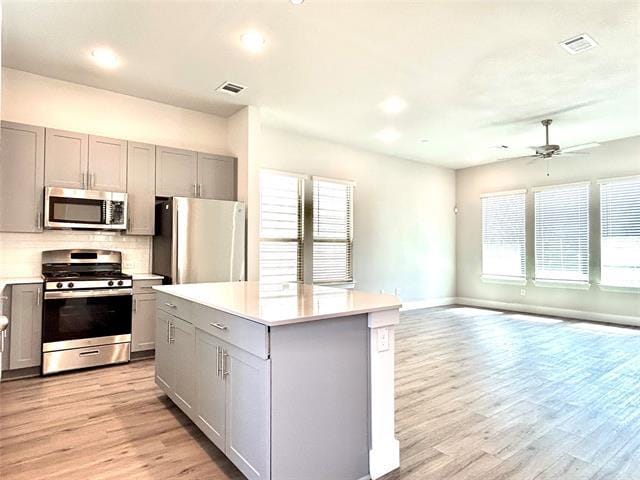 Building Photo - 1830 NE Green Oaks Blvd