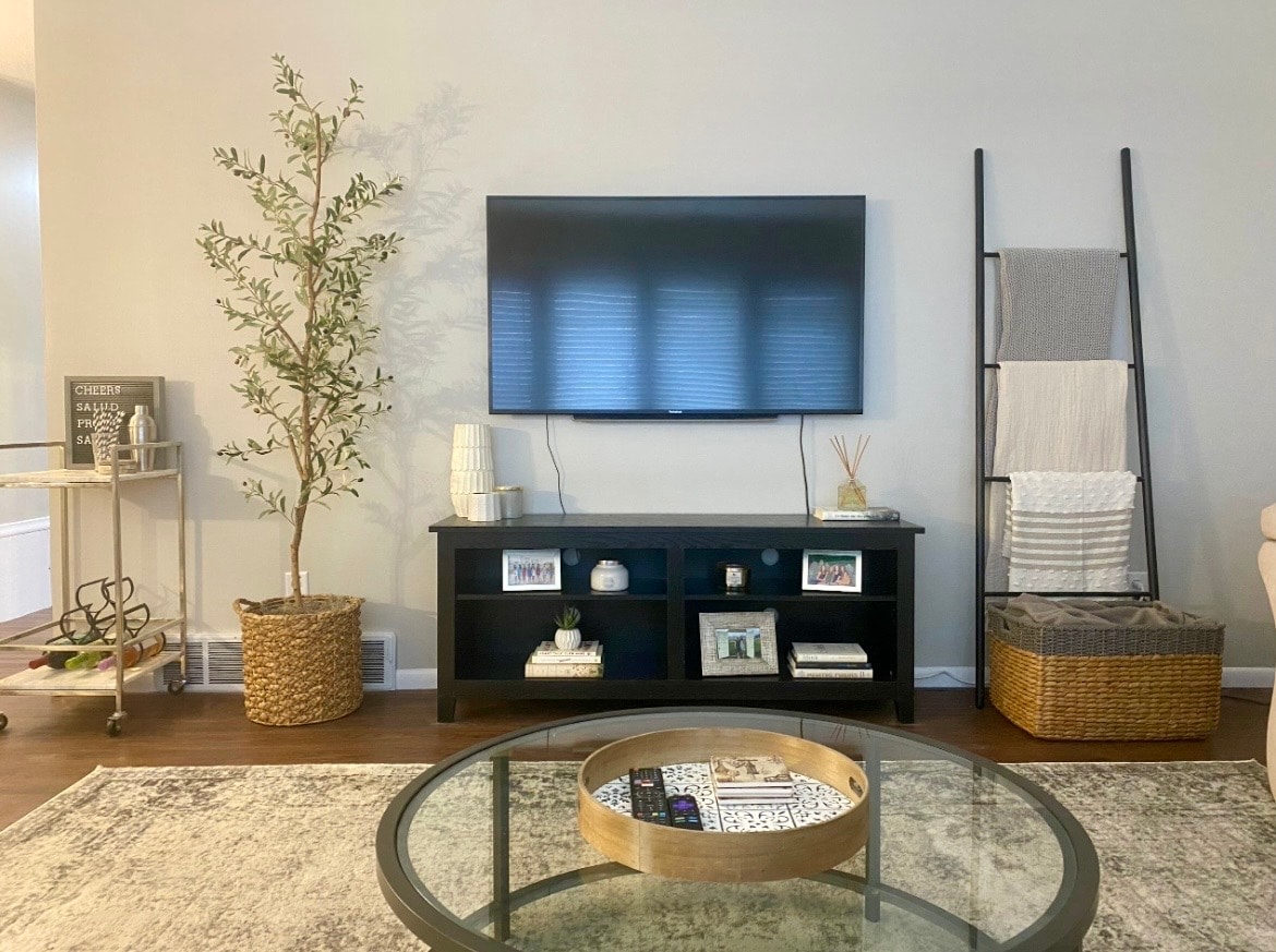 Building Photo - 9811 Rich Rd