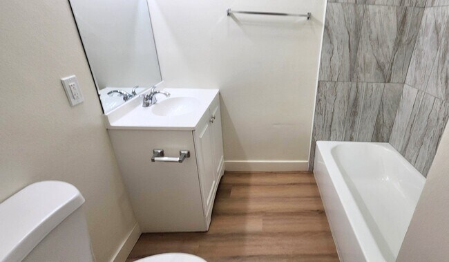 Building Photo - 1417 N Pennsylvania Ave