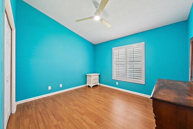 Building Photo - 500 N Cypress Dr