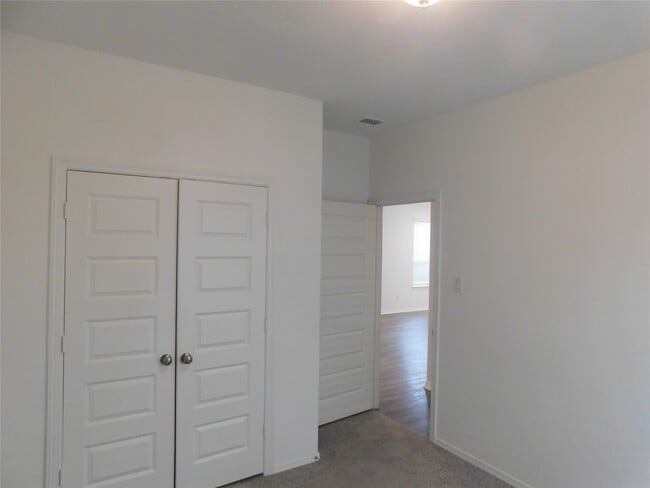 Building Photo - 16658 Moss Ln