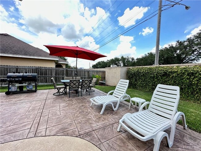 Building Photo - 1208 Rocotillo Ln