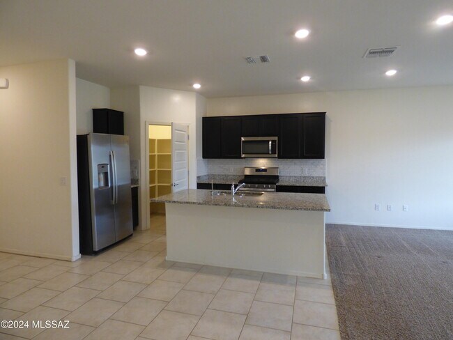Building Photo - 10208 N Crooked Peak Trail