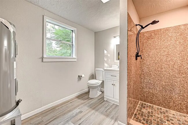 Building Photo - Bluebonnet