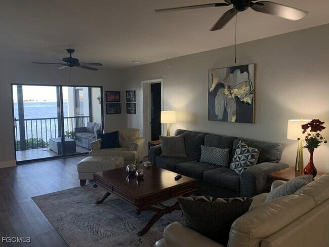 Building Photo - 1925 Clifford St