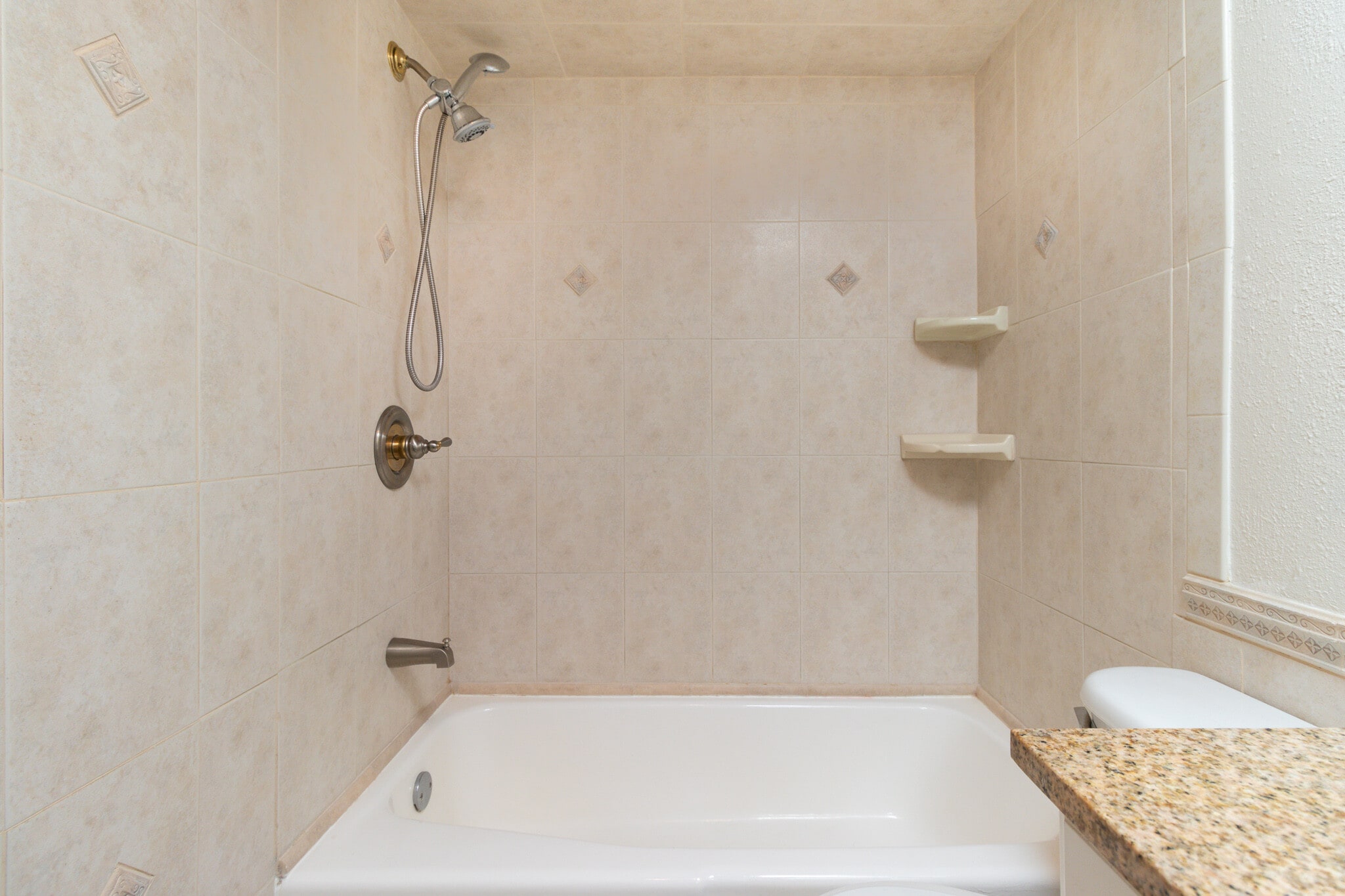 Shower - 4550 Overlook Dr NE