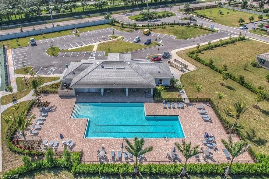 Building Photo - 339 Tamarindo Ln