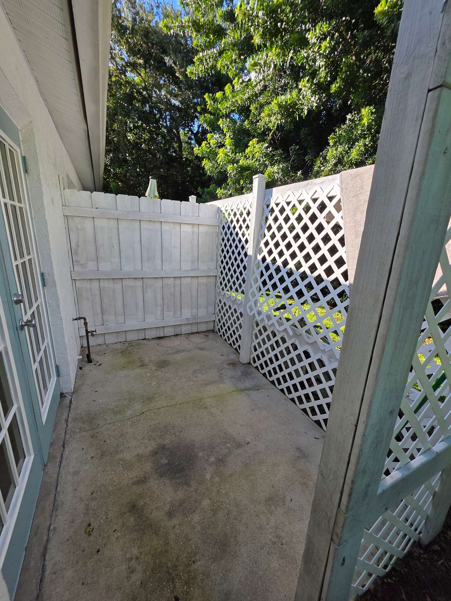 Building Photo - 512 13th Pl