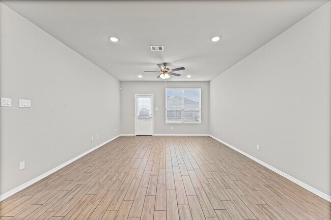 Building Photo - 10818 Catclaw Ct