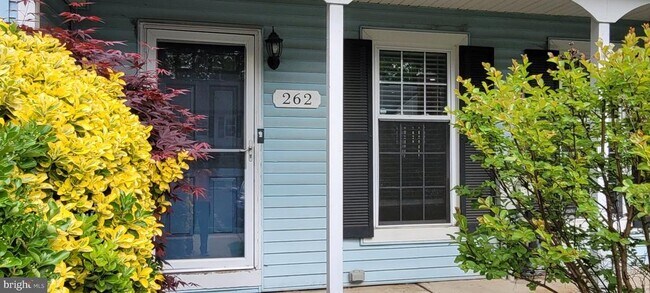 Building Photo - 262 Liberty Dr