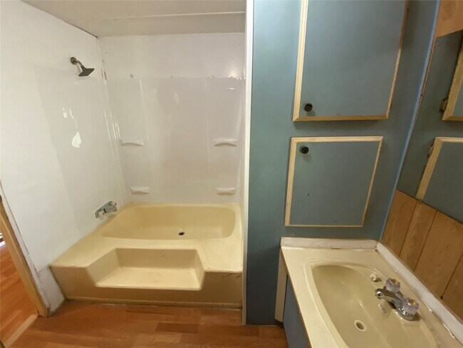 Building Photo - 205 Rd 3401