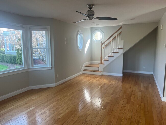 Building Photo - King Light, LLC