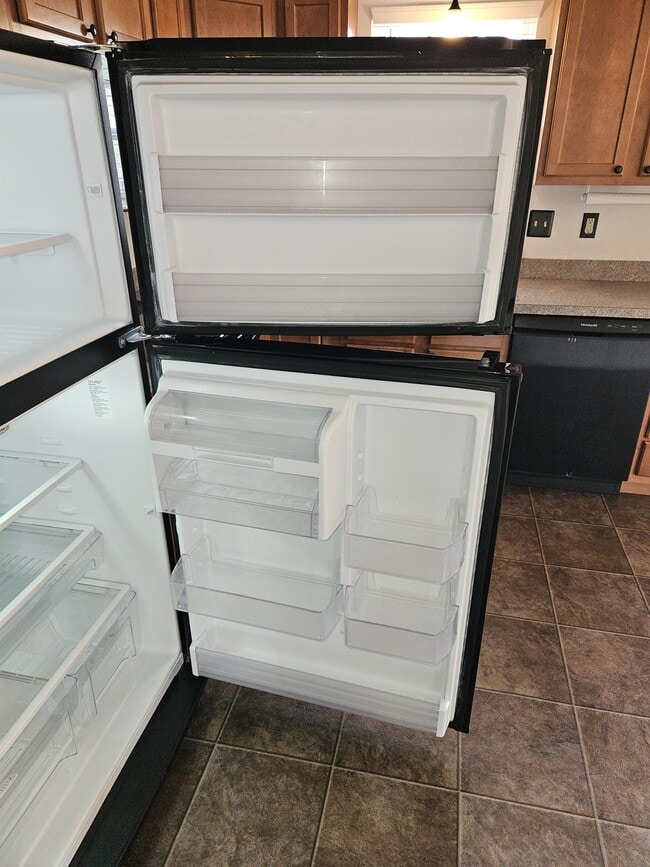 Building Photo - 201 Stull Ct