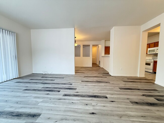 Building Photo - 813 Peachy Canyon Cir