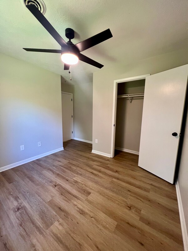 Building Photo - 1402 Hicks Rd