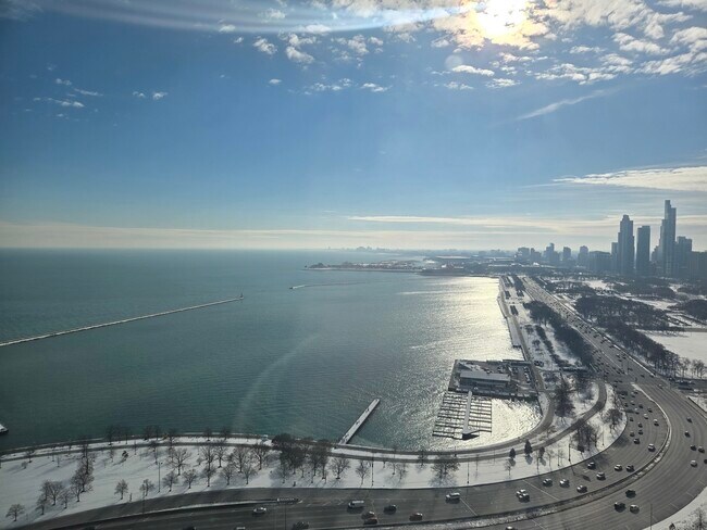 Building Photo - 400 E Randolph St