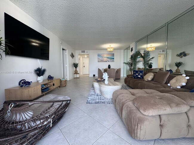 Building Photo - 3800 S Ocean Dr