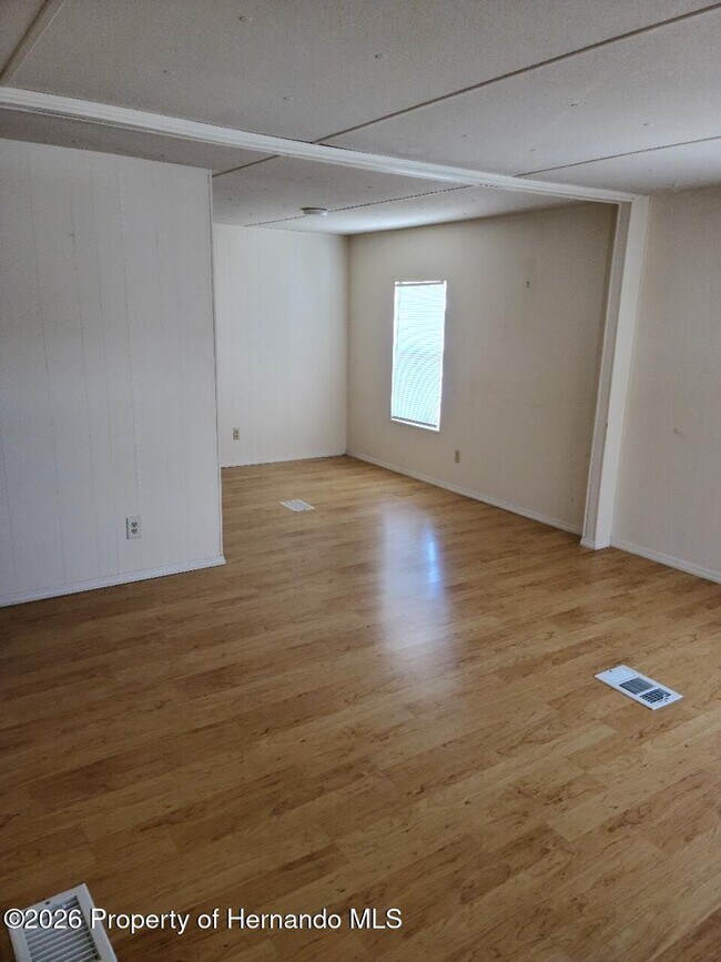 Building Photo - 15466 Brookridge Blvd