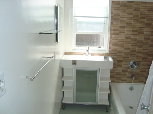 Building Photo - 1548 Rendall Plz