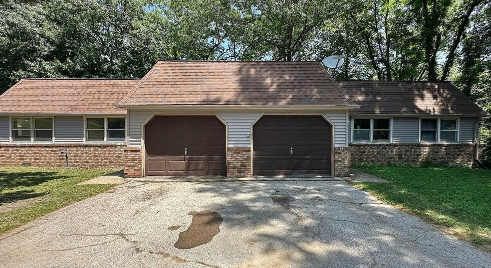 Primary Photo - 3917 Reinhardt Dr