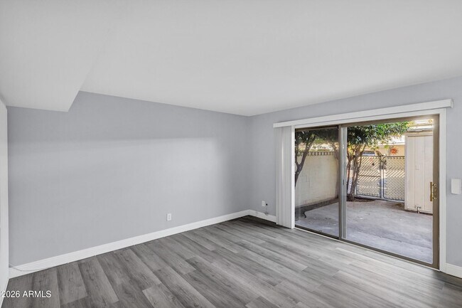 Building Photo - 14 E Hermosa Dr