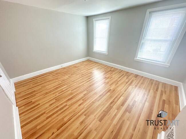 Building Photo - 3 Bedroom townhome in Mantua, Philadelphia!