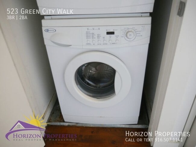 Building Photo - 523 Green City Walk