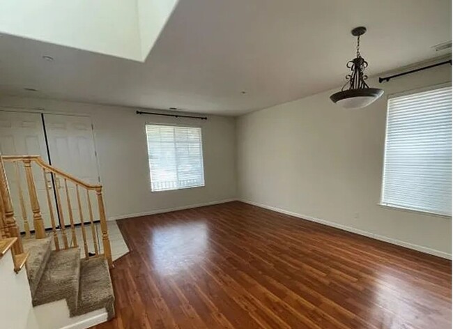 Building Photo - $4690 -- Stunning 4-Bedroom Home in Desira...