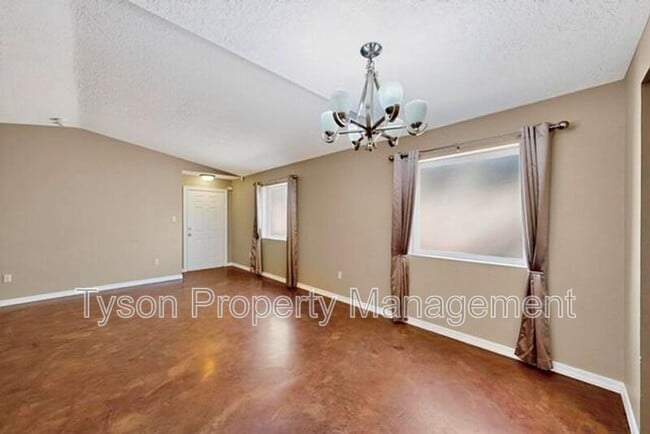 Building Photo - 11204 Miravista Pl SE