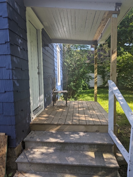 Building Photo - 220 Hamilton Ave