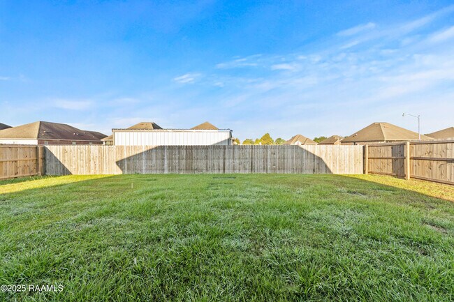 Building Photo - 223 Stanwell Ave