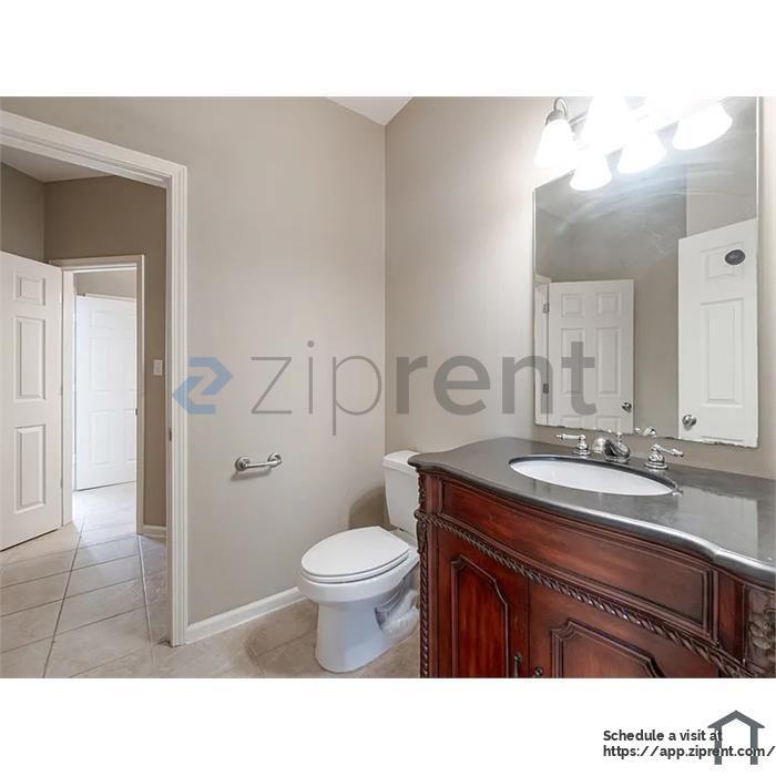 Building Photo - 2403 Brightside Dr