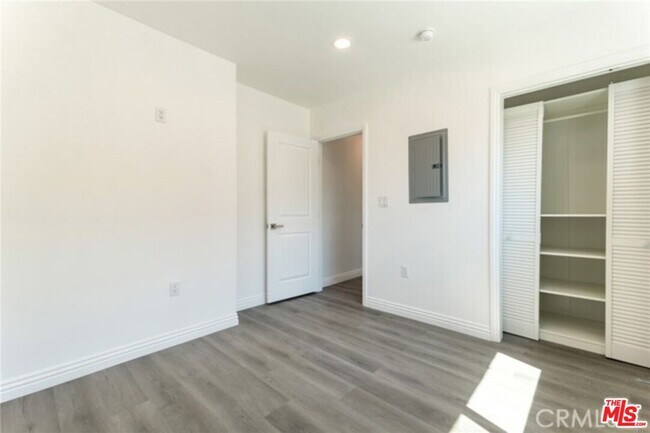 Building Photo - 11912 Elkwood St